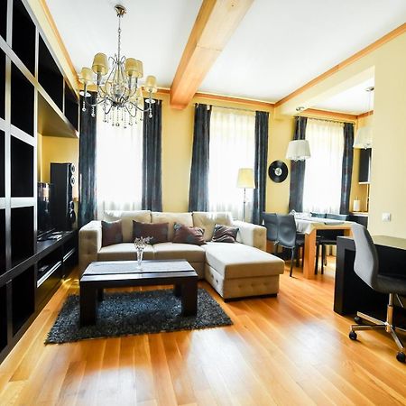 Luxury Apartment Brasov Luaran gambar
